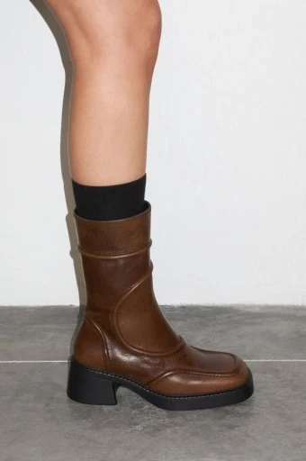 MIISTA Malene Tan and Black Ankle Boots - Image 5