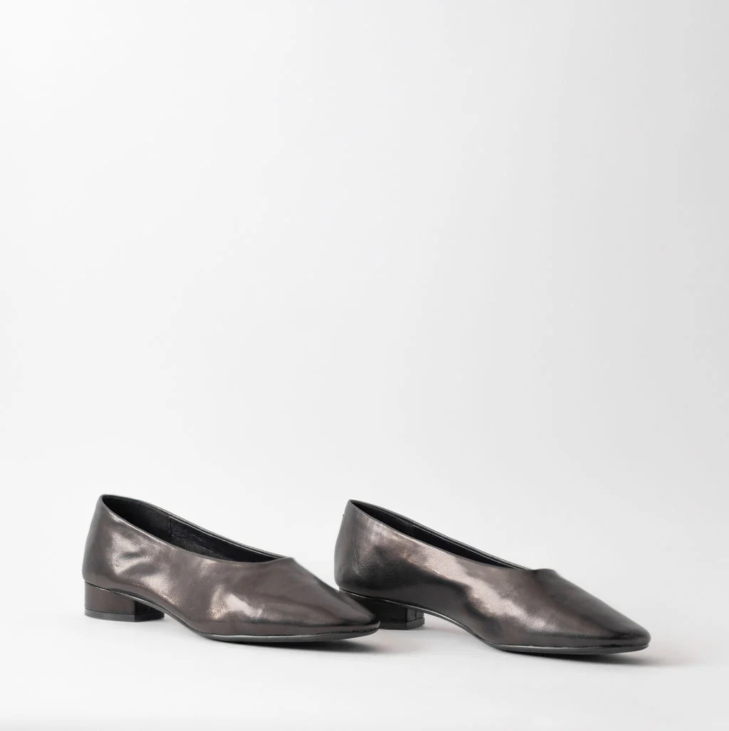 JEFFREY CAMPBELL TRUSTEE BALLET SOCK PUMP -BLACK