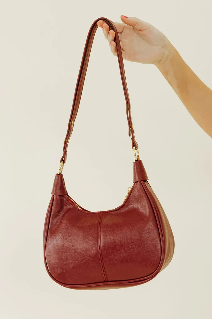 VEGAN SLOUCH SHOULDER-RED
